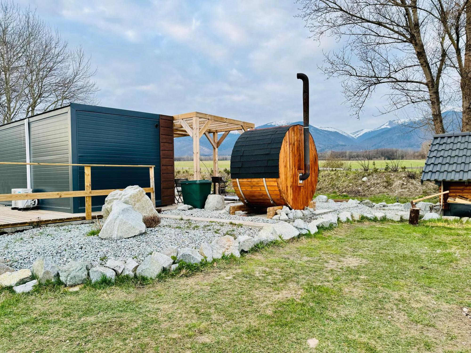 דירות Turany Tiny House With Mountain Views מראה חיצוני תמונה
